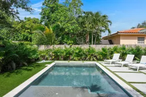 Poolside Tropical Retreat•Near Golf•Miami Airbnb - Image 2