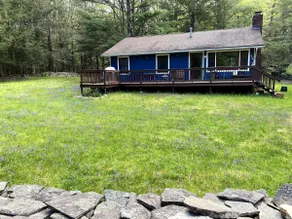 Beautiful creekside nature escape for leaf peepers - Image 3