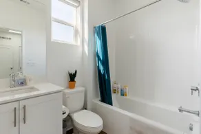 New Luxury Townhouse Close to Disney and Beach - Image 3