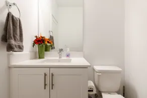 New Luxury Townhouse Close to Disney and Beach - Image 5