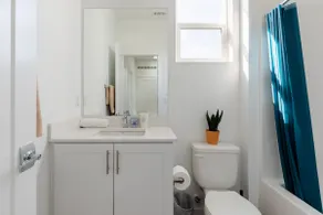 New Luxury Townhouse Close to Disney and Beach - Image 2
