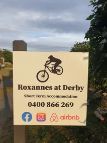 Roxannes at Derby - Set on 3 acres. - Image 2