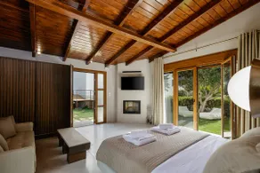 Sea views, sauna, hot tub, mini golf, 2 pools! - Image 3