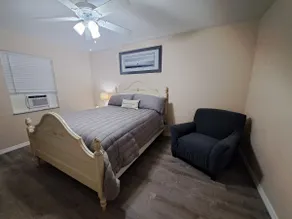 Renovated 1/1 Guest House Apartment -Pets Welcome! - Image 5