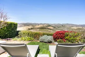 Private Chianti Cottage, Garden & Vineyard Views - Image 4