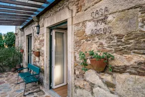 The Arches House surrounded by nature - Image 5