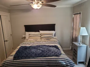 Modern 1 bed, 1 bath - Image 2