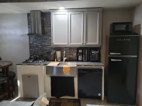 Modern 1 bed, 1 bath - Image 4