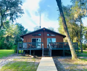 Private Lakefront, Large Dock, Pet Friendly, Wi-Fi - Image 2