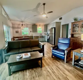 Private Lakefront, Large Dock, Pet Friendly, Wi-Fi - Image 5