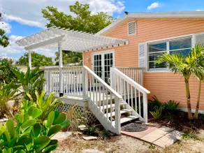 Coral Cottage Retreat - Image 2