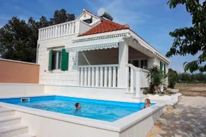 Villa Girasole - Two Bedroom Villa with Pool - Image 3