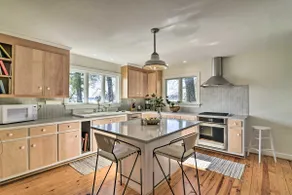 Charming Beach Cottage on Fishing Bay - Image 3