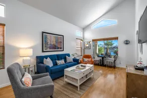 Lake House! Paddleboat, kayaks, fire pit, bikes, fish! fountain&mountain views! - Image 3