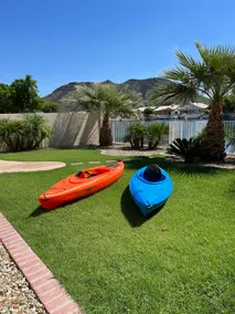 Lake House! Paddleboat, kayaks, fire pit, bikes, fish! fountain&mountain views! - Image 5