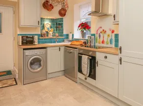 Happy Feet Cottage, Sleeps 6 - Image 4