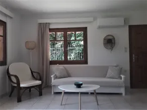 Small Theater Apartment - Image 4