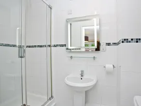 New Farm Cottage, hot tub, 3 bed, sleeps 6, private garden, entire home - Image 2