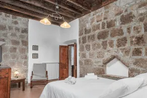 Medieval House built in 1200 in the centre! FREE private parking - Image 5