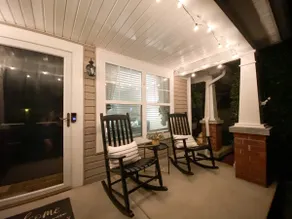 Clean+Stylish 2BR Sleeps 6, Pool, Downtown/Airport - Image 4