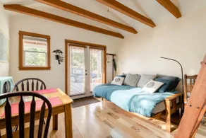 Ulee’s Gold: Cozy Cottage + Loft + Pet-Friendly - Image 2