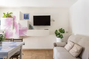 apartment with parking for up to 5 people - Image 3