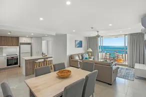 Laidback two-bedroom Apt Panoramic ocean views - Image 4