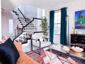 Cozy Hillside Home With Very Fast Wi-Fi - Image 5