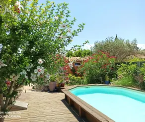 Jacuzzi studio, swimming pool in a green setting. - Image 2