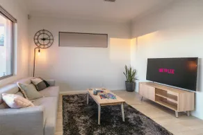 Cozy & Central Apt at Garden City - Free WiFi - Image 3