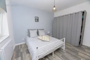 Bright, spacious apartment - Image 4