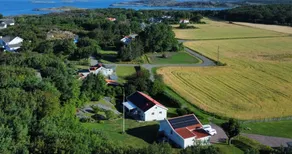 Fully-equipped guest house near the sea with garden - Image 2