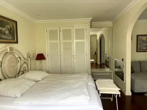 Luxury apartment in villa - Image 3