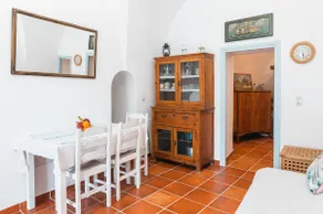 Tony & Erato Cavehouse - Image 3