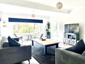Refurbished home, 5 min walk to Highcliffe beach - Image 5