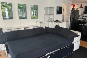 Designer apartment with air conditioning & large terrace - Image 3