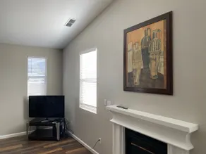Spacious 3BD/2BA, ideal for families! - Image 3