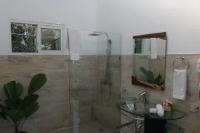 Fully equipped studio steps away from beaches - Image 2