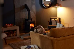 Cottage retreat in wooded secluded private grounds - Image 3