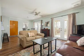 Treetop Lucerne Chalet Mountain Views & Downtown Asheville, Dog Friendly - Image 2