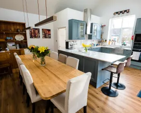 Springhaven – Coastal Family Retreat, Sleeps 11 - Image 2