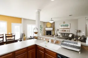 ★ Luxurious Two-Story Home ★ Near La Cantera/Rim - Image 5