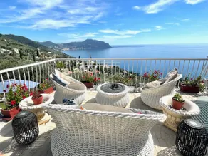 Sea South front property1/2acre.Gardens pool hydro - Image 5