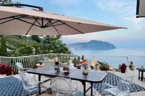 Sea South front property1/2acre.Gardens pool hydro - Image 2