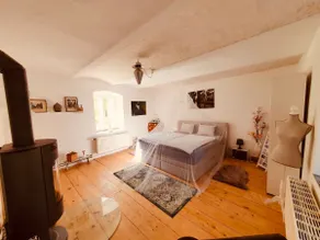 Romantic estate with a touch of luxury - Image 2