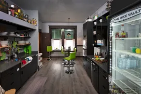 The Bike Vault 3BR 1.5BA Loft Overlooking Main St - Image 5