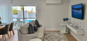 Hampton Retreat with heated pool - Image 2