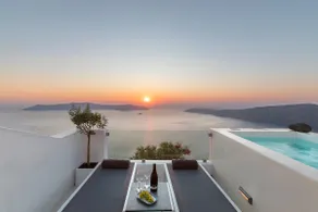 Aether suite with Hot Tub in Imerovigli - Image 2