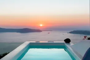 Aether suite with Hot Tub in Imerovigli - Image 3