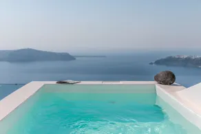 Aether suite with Hot Tub in Imerovigli - Image 5